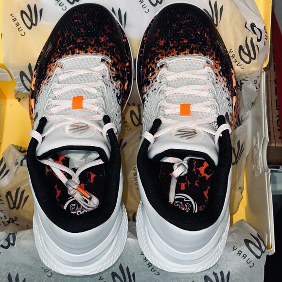 Curry 2 Low FloTro NM Men’s Sz 11 US New w Og Box  3026277-100 - Picture 4 of 9